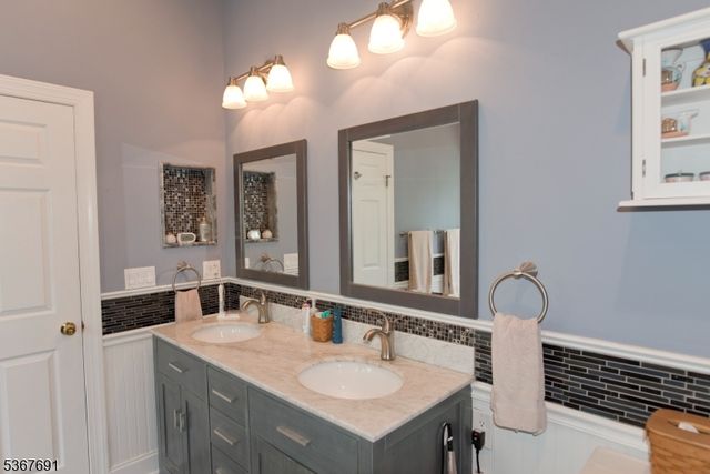 425 Diablo Ct, Mahwah Twp., NJ 07430