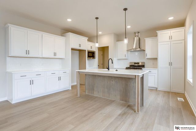 12202 S 111th Street, Papillion, NE 68046