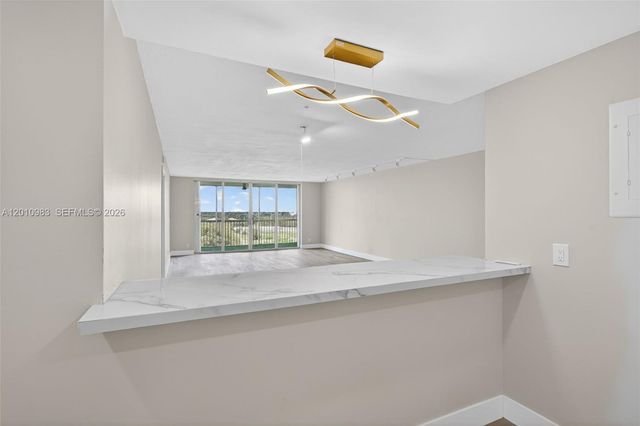 3090 N Course Dr 807, Pompano Beach, FL 33069