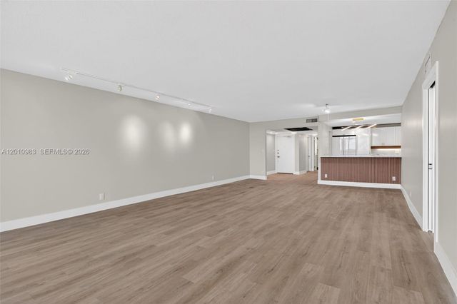 3090 N Course Dr 807, Pompano Beach, FL 33069