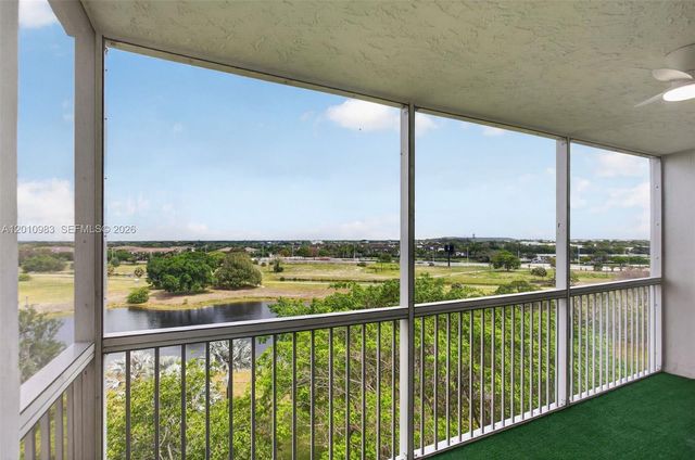 3090 N Course Dr 807, Pompano Beach, FL 33069