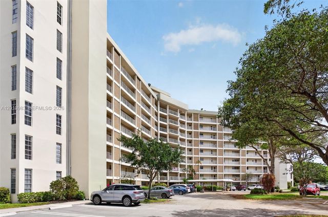 3090 N Course Dr 807, Pompano Beach, FL 33069