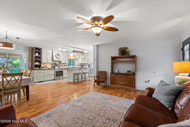 346 Knollwood Drive, Hampstead, NC 28443