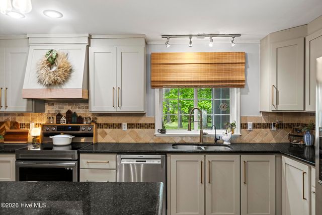 346 Knollwood Drive, Hampstead, NC 28443