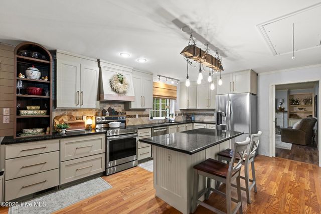 346 Knollwood Drive, Hampstead, NC 28443