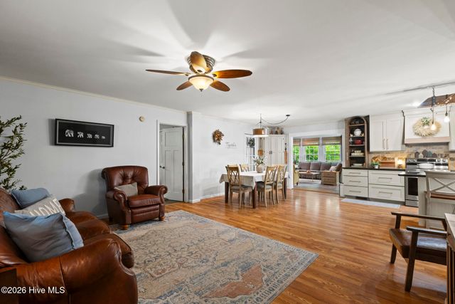 346 Knollwood Drive, Hampstead, NC 28443