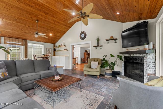 346 Knollwood Drive, Hampstead, NC 28443