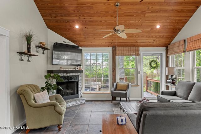 346 Knollwood Drive, Hampstead, NC 28443