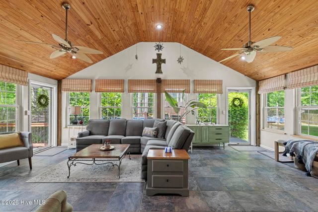 346 Knollwood Drive, Hampstead, NC 28443