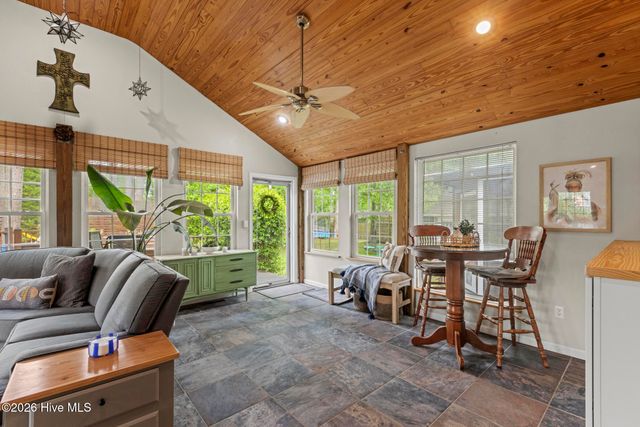 346 Knollwood Drive, Hampstead, NC 28443
