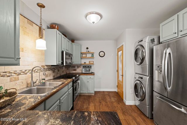 346 Knollwood Drive, Hampstead, NC 28443