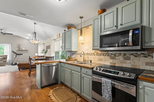 346 Knollwood Drive, Hampstead, NC 28443