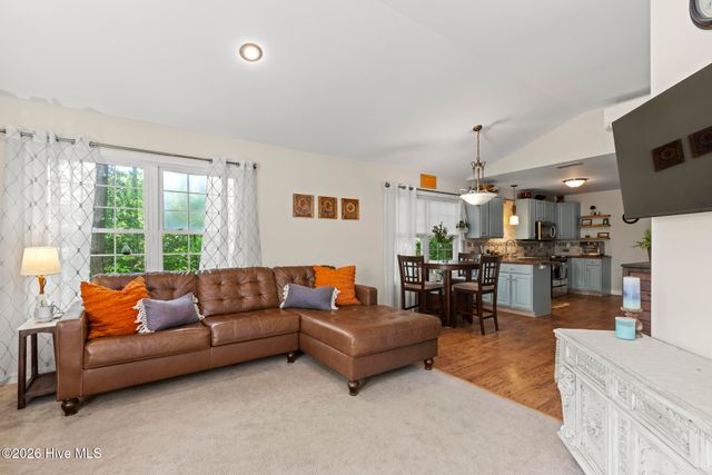 346 Knollwood Drive, Hampstead, NC 28443