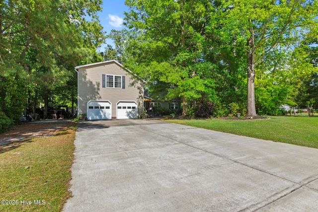 346 Knollwood Drive, Hampstead, NC 28443