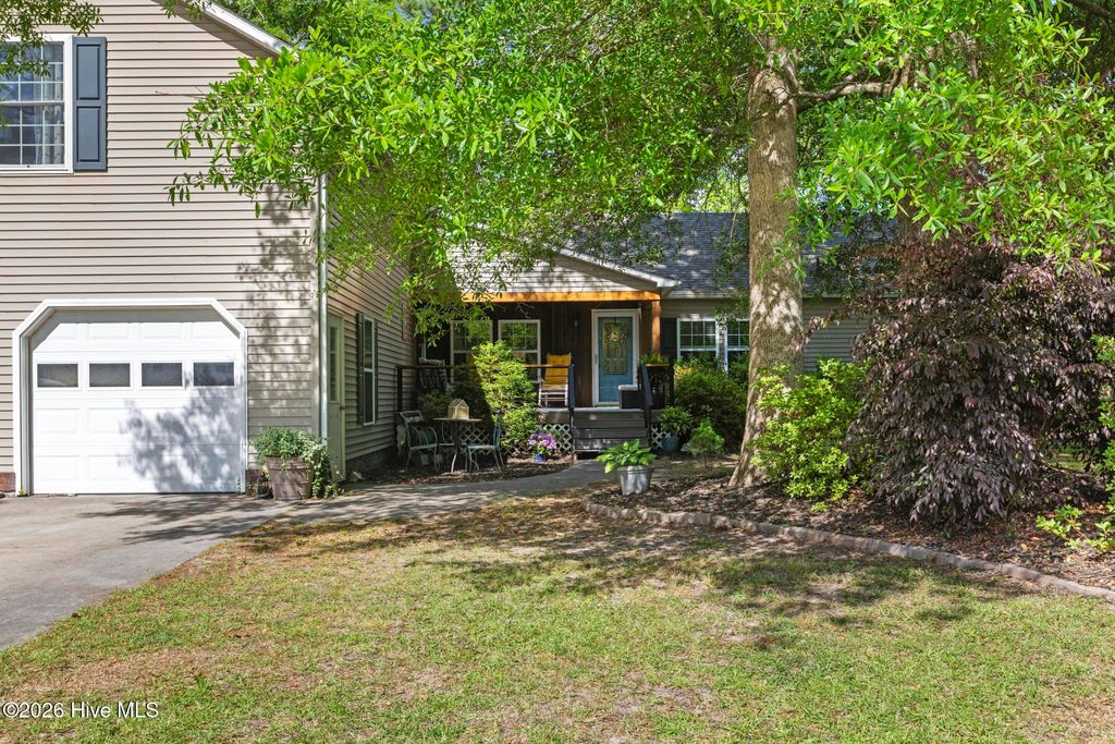 346 Knollwood Drive, Hampstead, NC 28443