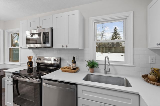 2138 3rd Street E, Saint Paul, MN 55119