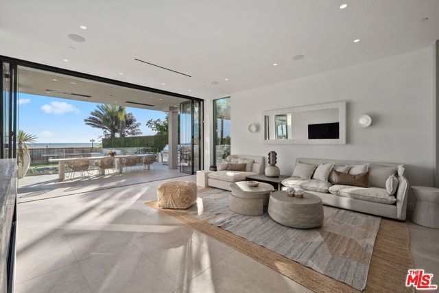 938 Palisades Beach Road, Santa Monica, CA 90403