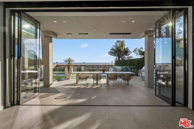 938 Palisades Beach Road, Santa Monica, CA 90403