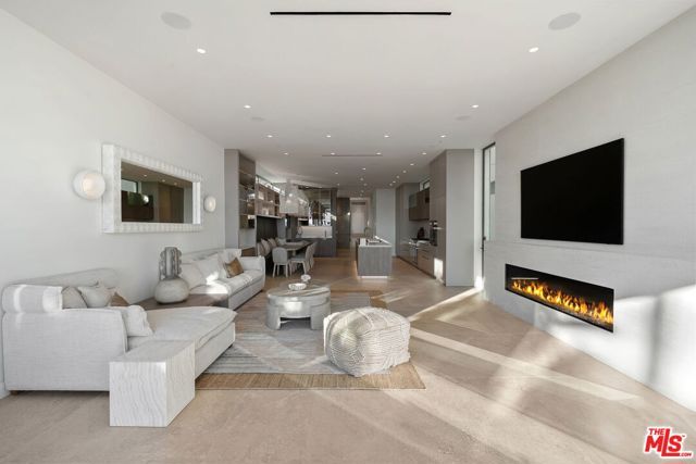 938 Palisades Beach Road, Santa Monica, CA 90403