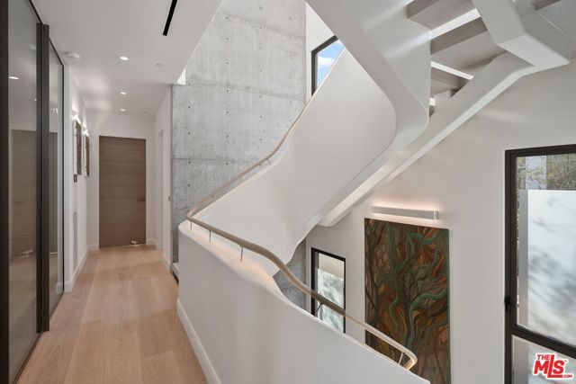 938 Palisades Beach Road, Santa Monica, CA 90403