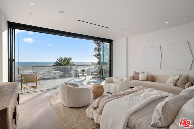 938 Palisades Beach Road, Santa Monica, CA 90403