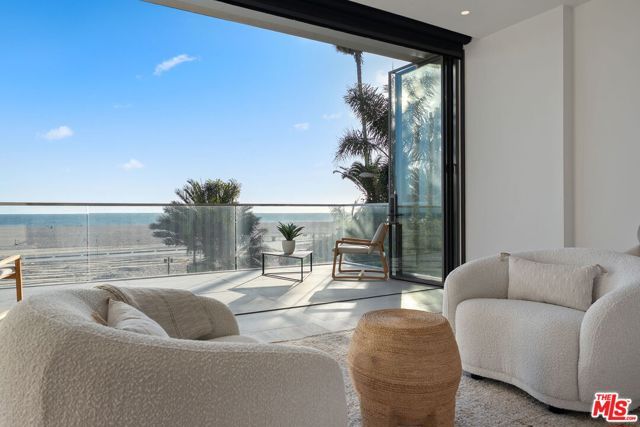 938 Palisades Beach Road, Santa Monica, CA 90403