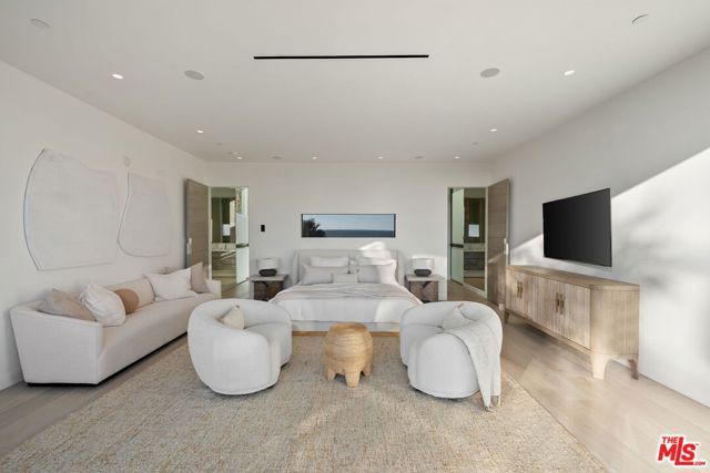 938 Palisades Beach Road, Santa Monica, CA 90403