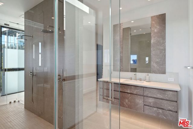 938 Palisades Beach Road, Santa Monica, CA 90403