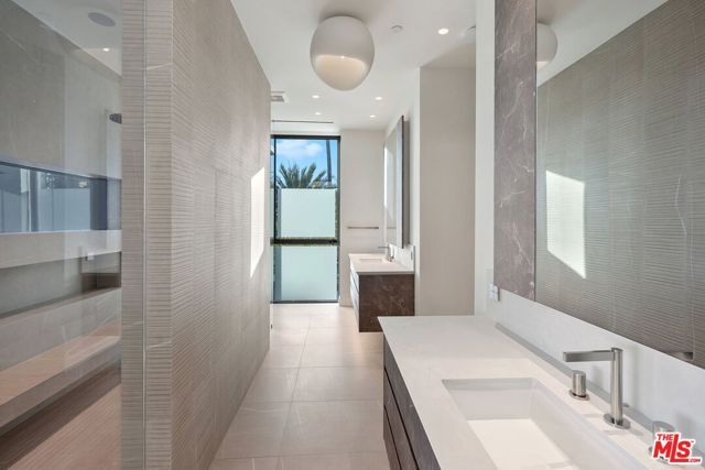 938 Palisades Beach Road, Santa Monica, CA 90403