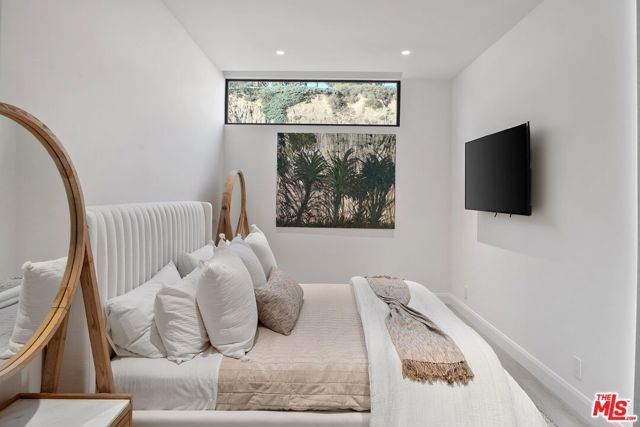 938 Palisades Beach Road, Santa Monica, CA 90403