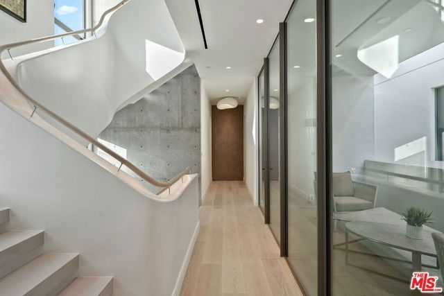 938 Palisades Beach Road, Santa Monica, CA 90403