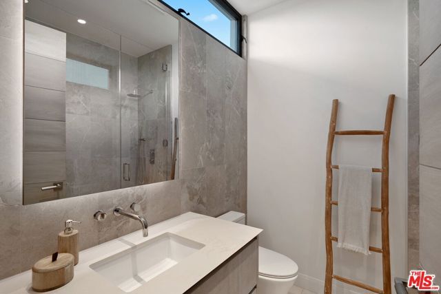 938 Palisades Beach Road, Santa Monica, CA 90403