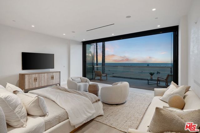 938 Palisades Beach Road, Santa Monica, CA 90403