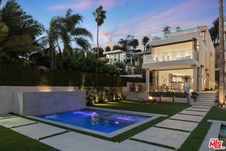 938 Palisades Beach Road, Santa Monica, CA 90403