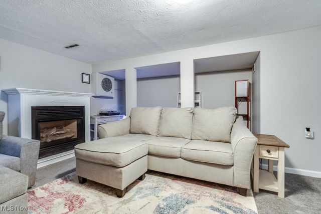 354 Hiwood Avenue, Munroe Falls, OH 44262