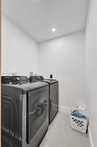 3371 SW 51st St, Hollywood, FL 33312