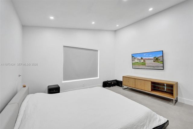 3371 SW 51st St, Hollywood, FL 33312