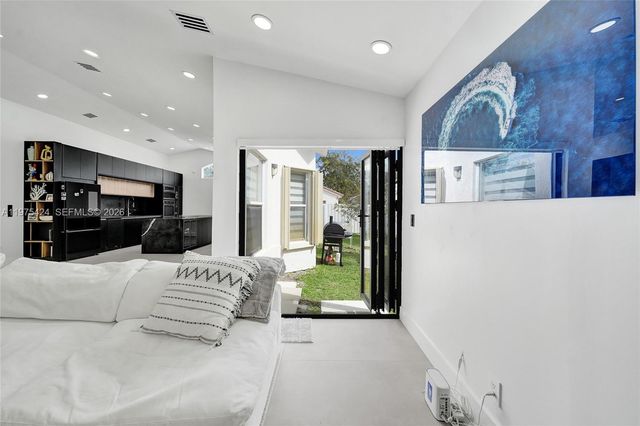 3371 SW 51st St, Hollywood, FL 33312