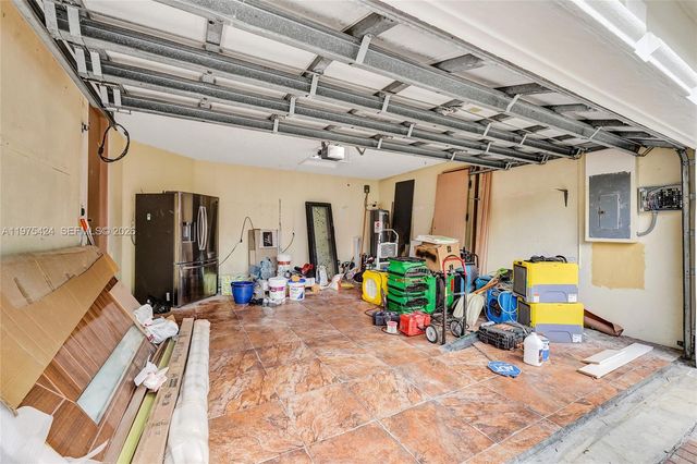 3371 SW 51st St, Hollywood, FL 33312