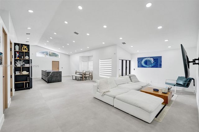 3371 SW 51st St, Hollywood, FL 33312