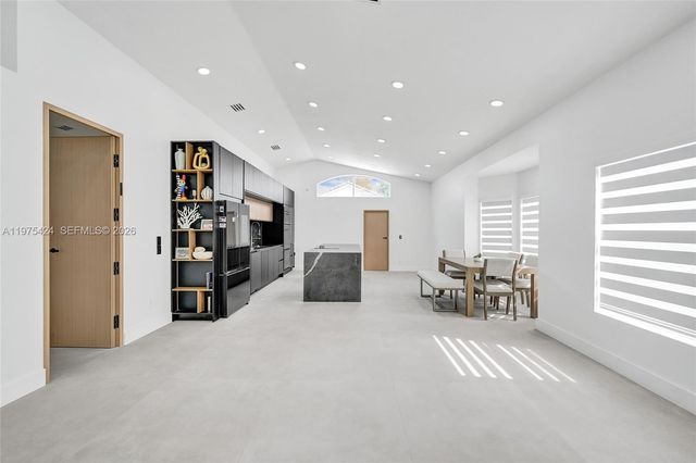 3371 SW 51st St, Hollywood, FL 33312