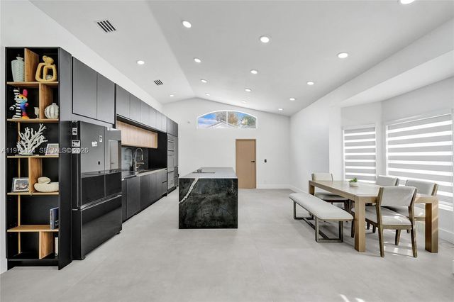 3371 SW 51st St, Hollywood, FL 33312