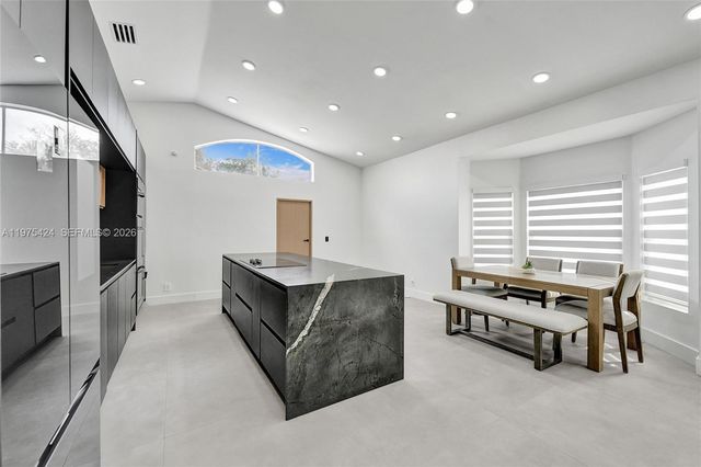 3371 SW 51st St, Hollywood, FL 33312