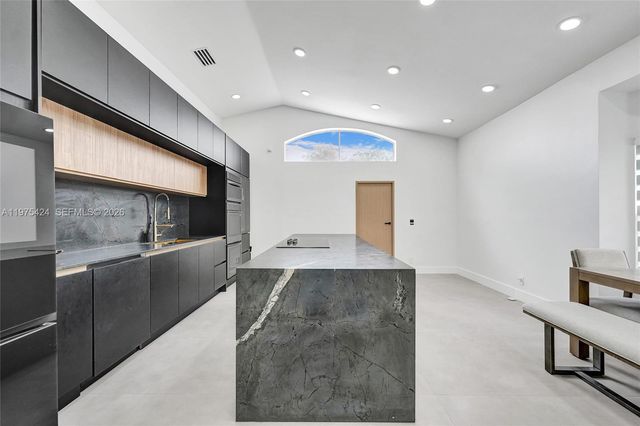 3371 SW 51st St, Hollywood, FL 33312