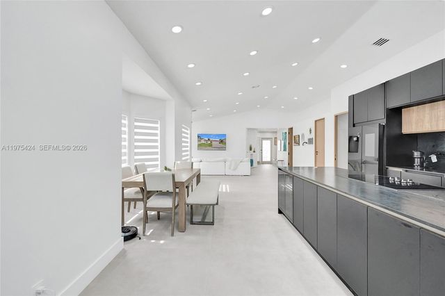 3371 SW 51st St, Hollywood, FL 33312