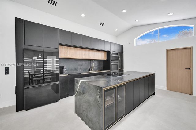 3371 SW 51st St, Hollywood, FL 33312