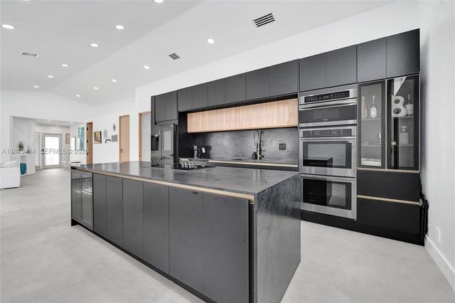 3371 SW 51st St, Hollywood, FL 33312