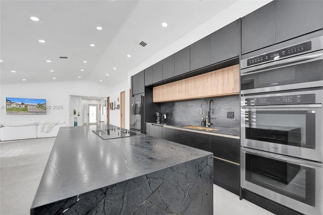 3371 SW 51st St, Hollywood, FL 33312