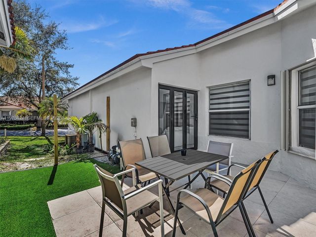 3371 SW 51st St, Hollywood, FL 33312