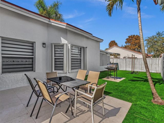 3371 SW 51st St, Hollywood, FL 33312